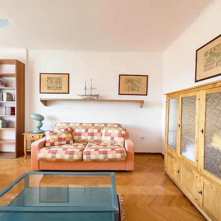 Salita Di Gretta 1 Tirabora Short Rent Lägenhet