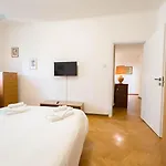 Salita Di Gretta 1 Tirabora Short Rent * 的里雅斯特