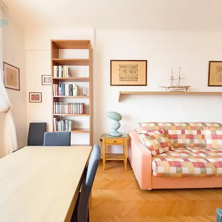 公寓 Salita Di Gretta 1 Tirabora Short Rent 的里雅斯特