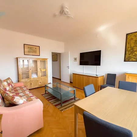 Salita Di Gretta 1 Tirabora Short Rent * 的里雅斯特